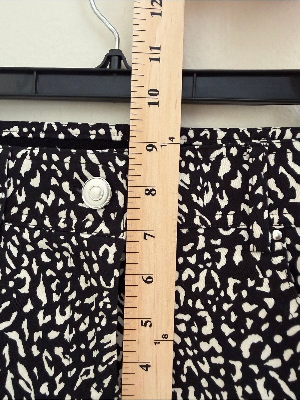 89th & Madison Black and White Animal Print Jean Shorts Size 6 - Picture 13 of 13